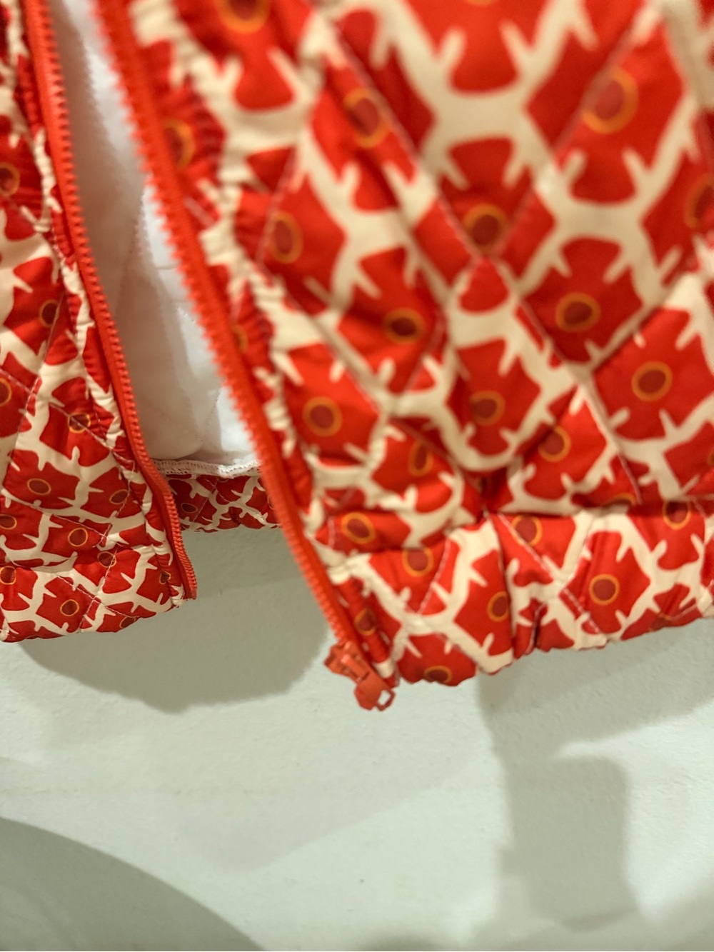 Source Unknown Red Patterned Quilted Jacket - Picture 2 of 4